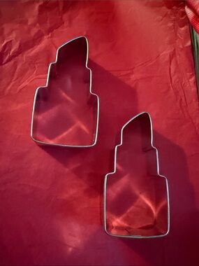 New Ann Clark Lipstick cookie cutters stainless steel set of 2.  4 x 2”